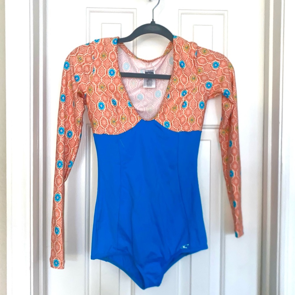 Brand New O’Neill XS Long Sleeve One-Piece Swimsuit Brand New